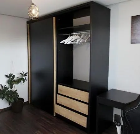 Apartments- Stilvolles 95 Qm Mit Balkon Und Parkplatz *