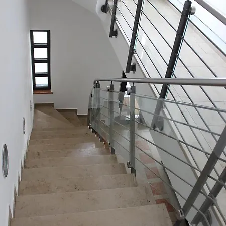 Apartments- Stilvolles 95 Qm Mit Balkon Und Parkplatz *