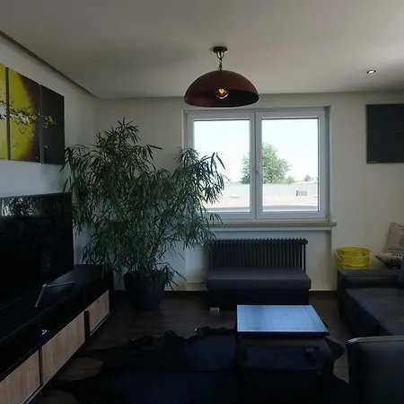Apartments- Stilvolles 95 Qm Mit Balkon Und Parkplatz *