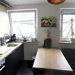 Apartments- Stilvolles 95 Qm Mit Balkon Und Parkplatz Appartement Augsbourg