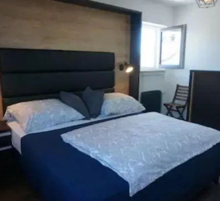 Апартаменты Apartments- Stilvolles 95 Qm Mit Balkon Und Parkplatz