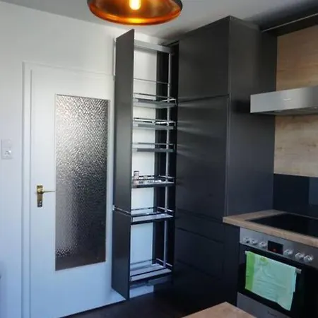 Apartments- Stilvolles 95 Qm Mit Balkon Und Parkplatz Lejlighed