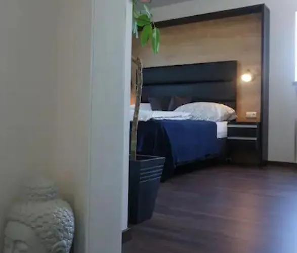 Apartment Apartments- Stilvolles 95 Qm Mit Balkon Und Parkplatz *