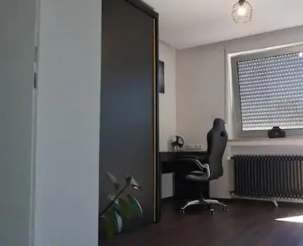 Apartment Apartments- Stilvolles 95 Qm Mit Balkon Und Parkplatz *