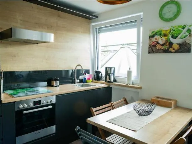 Apartments- Stilvolles 95 Qm Mit Balkon Und Parkplatz *