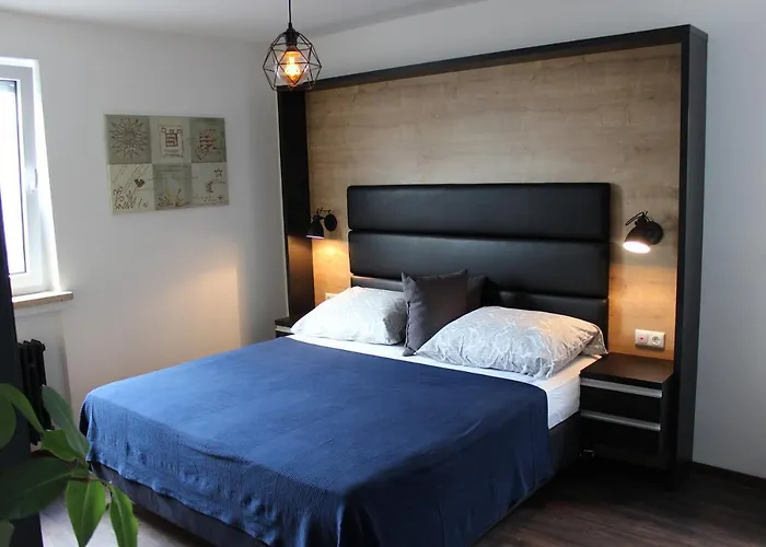 Apartments- Stilvolles 95 Qm Mit Balkon Und Parkplatz Apartment Augsburg